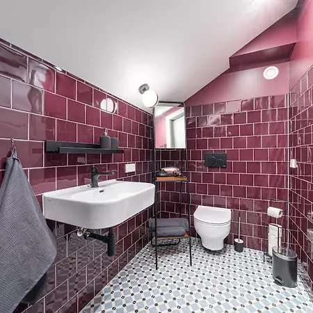 Warm 2bd Centre * ריגה