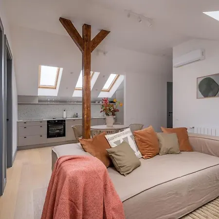 Warm 2bd Centre Apartment