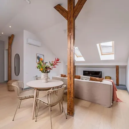 Warm 2bd Centre شقة ريغا